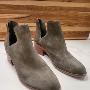Steve Madden Lancaster Suede Ankle Booties